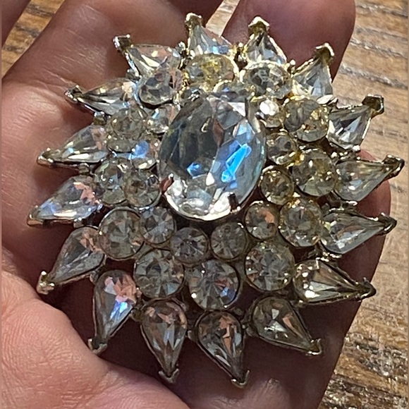 Dubarry Fifth Avenue (DFA) vintage rhinestone brooch - Picture 1 of 9
